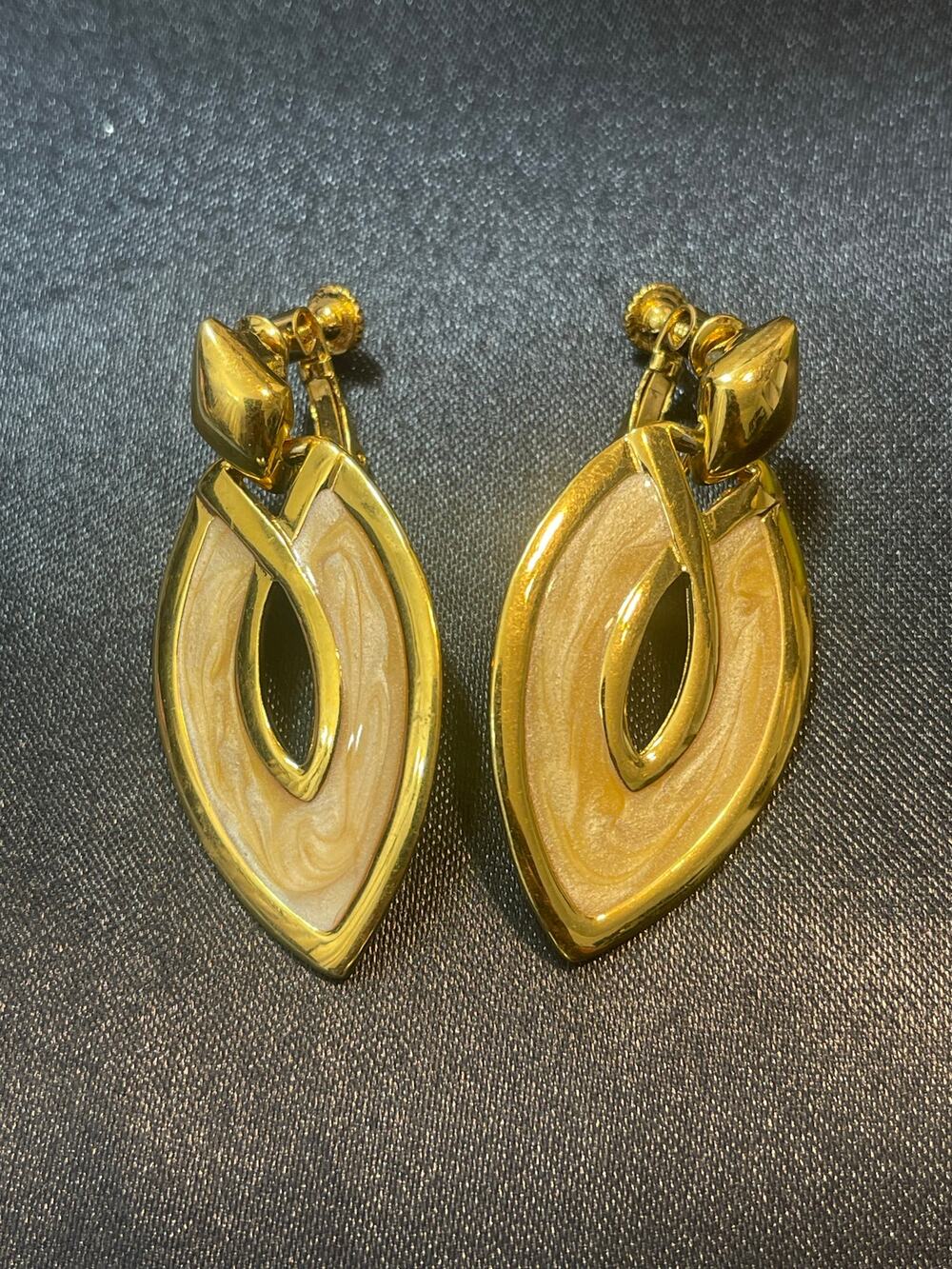 Vintage Napier Gold Tone Tension Screw Back Clip On Earrings Textured Oval Drops